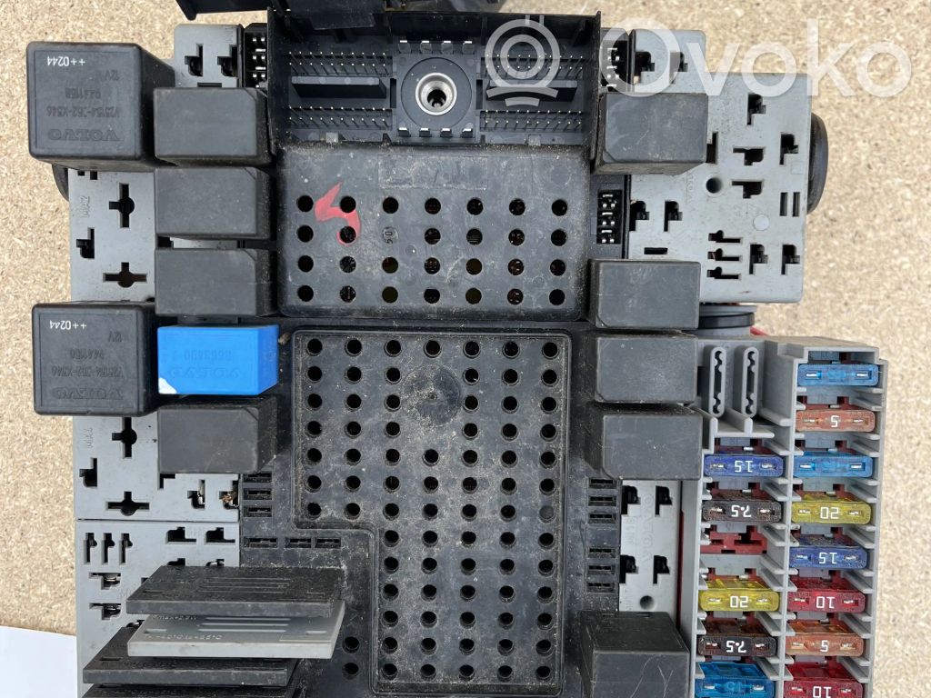Volvo XC70 Fuse module 