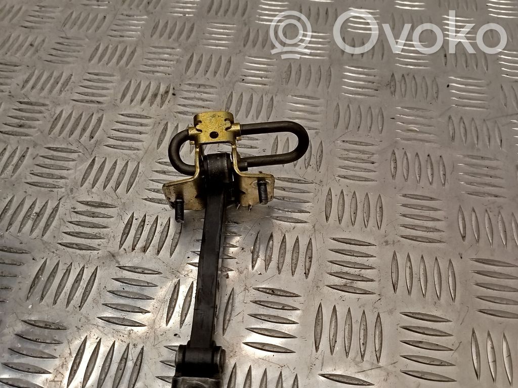 Volvo V70 Etuoven pidätin 