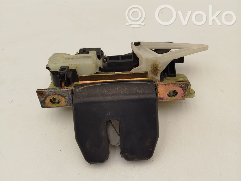 Tailgate/trunk/boot lock/catch/latch   30716331,01043346003