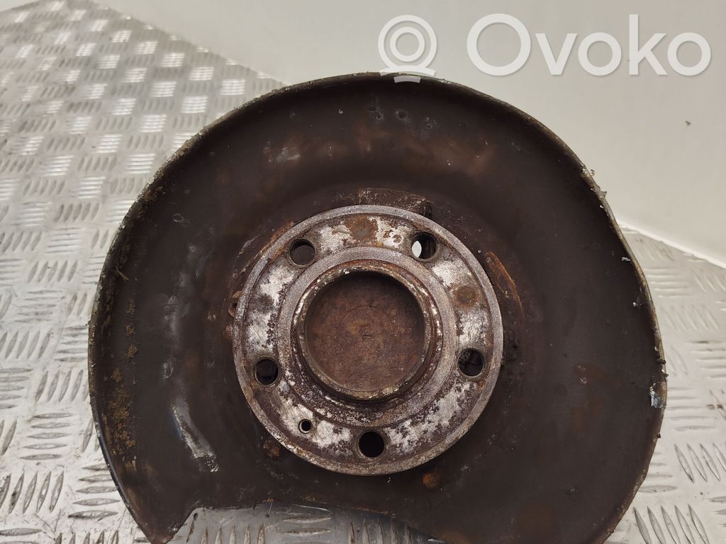Volvo V70 Cubo de rueda trasera 