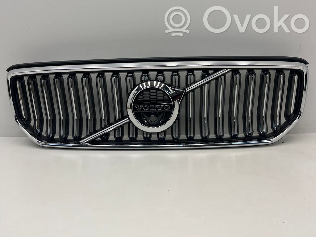 Volvo XC40 Rejilla superior del radiador del parachoques delantero 