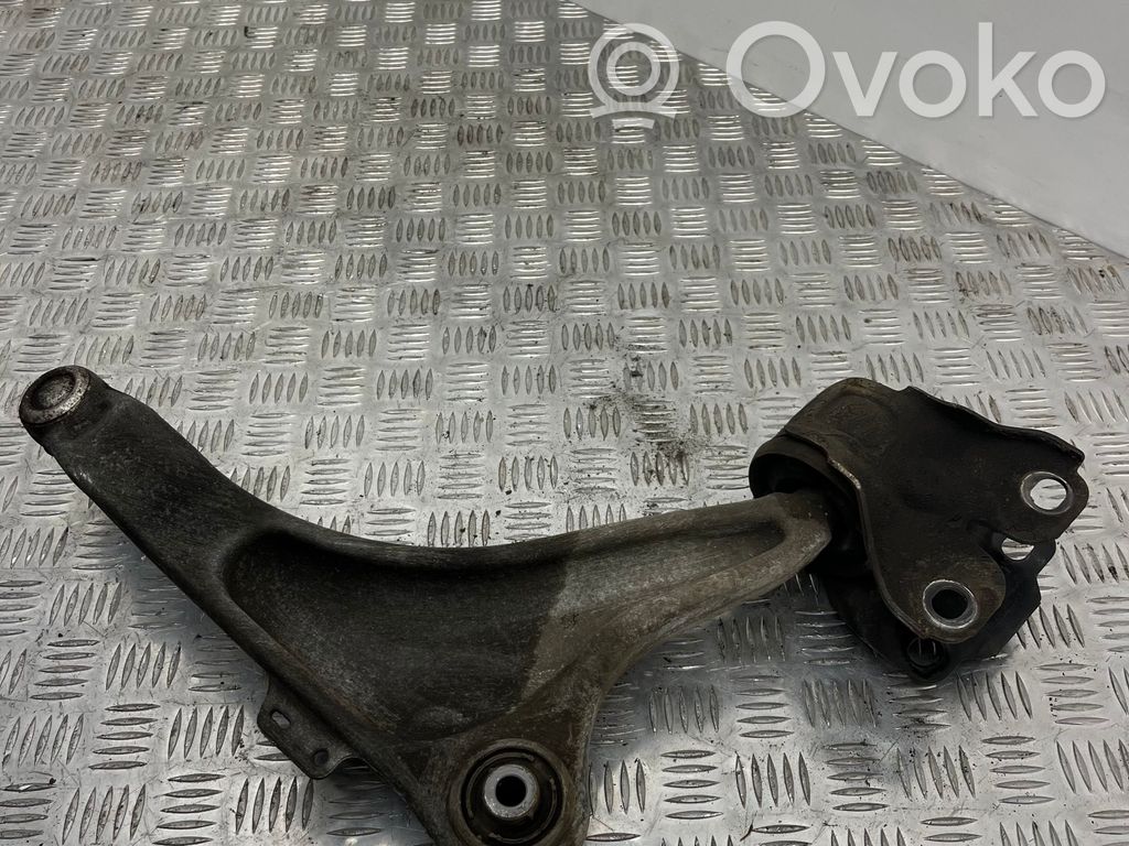 Volvo V60 Dolny wahacz przedni 