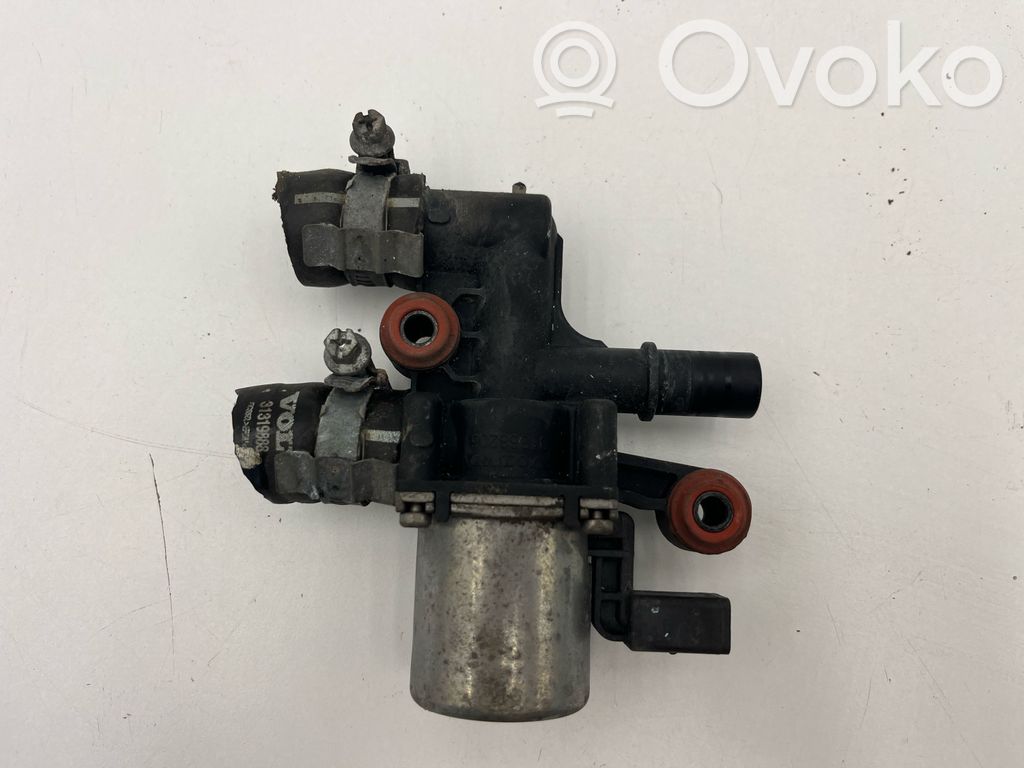 Electric engine pre-heating system (optional)   31368206