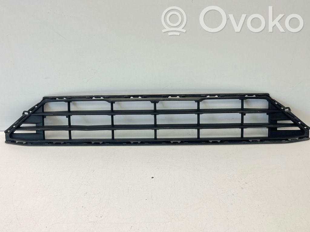 Volvo XC60 Etupuskurin alempi jäähdytinsäleikkö 