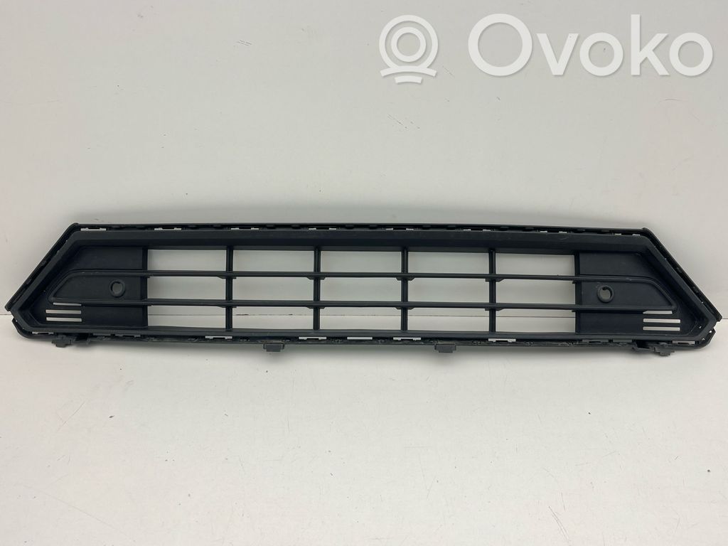 Volvo XC40 Etupuskurin alempi jäähdytinsäleikkö 
