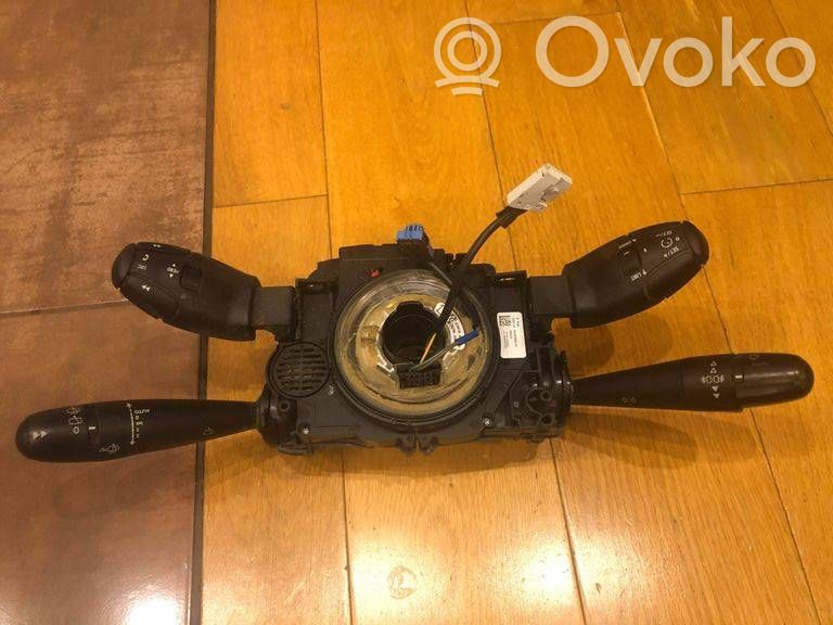 Peugeot 5008 Interruptor/palanca de limpiador de luz de giro 