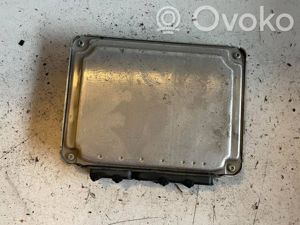 Volkswagen Golf IV Engine control unit/module 
