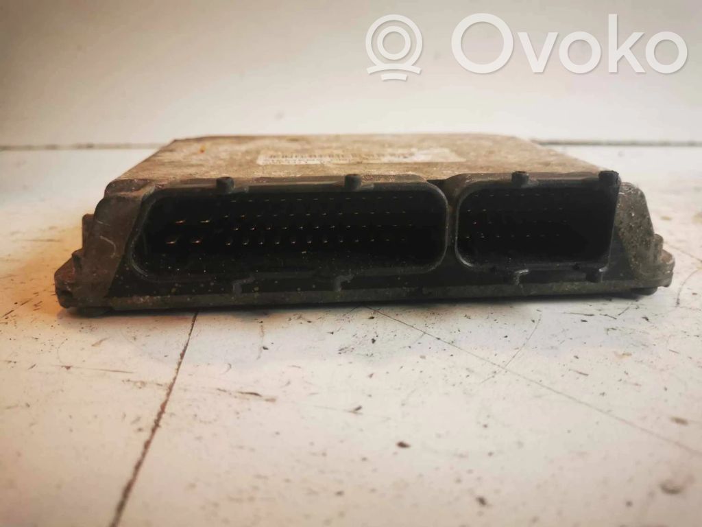 Volkswagen PASSAT B7 Engine control unit/module 