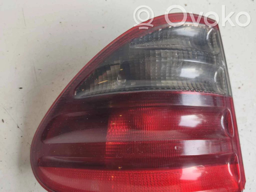 Mercedes-Benz E W210 Lampa tylna 