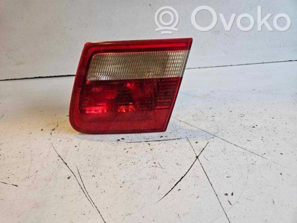 BMW 3 E46 Задний фонарь в крышке 