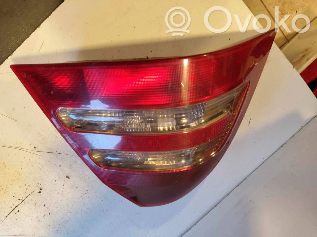 Mercedes-Benz C W203 Lampă spate în caroserie 