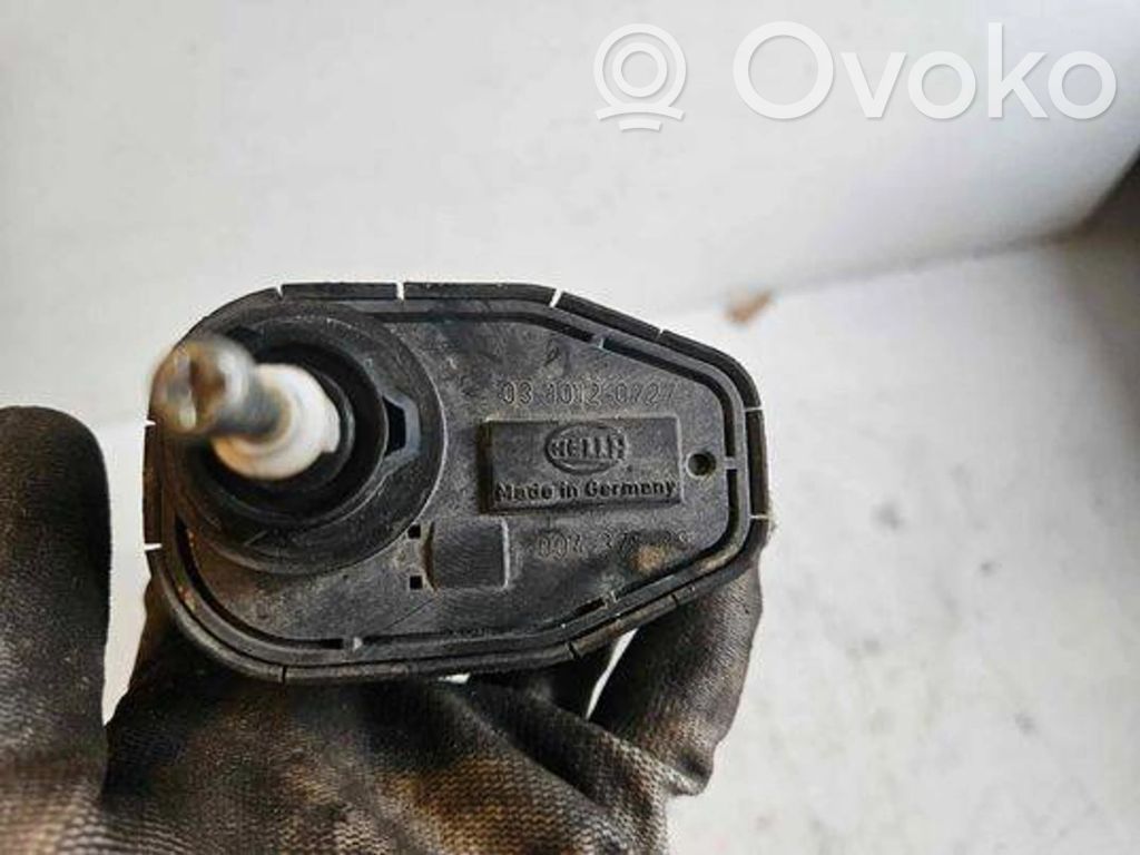 Hyundai Scoupe Headlight level adjustment motor 