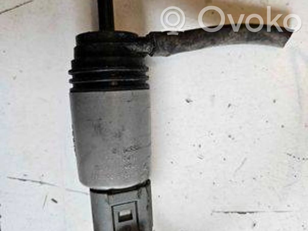 BMW 3 E90 E91 Windscreen/windshield washer pump 
