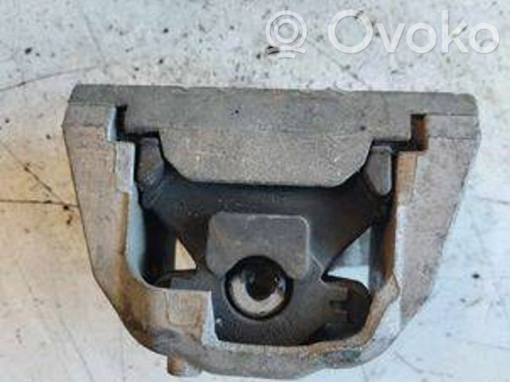 Volkswagen Golf IV Engine mount bracket 