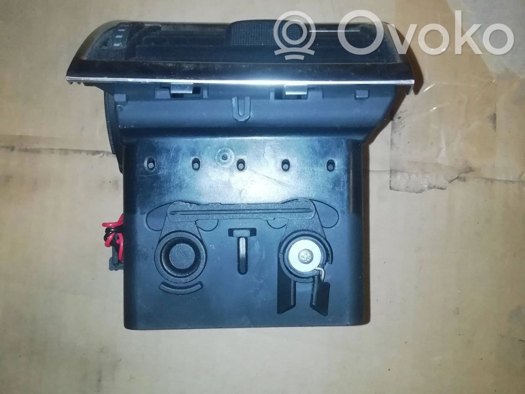 Audi A8 S8 D3 4E Centrinės oro grotelės 