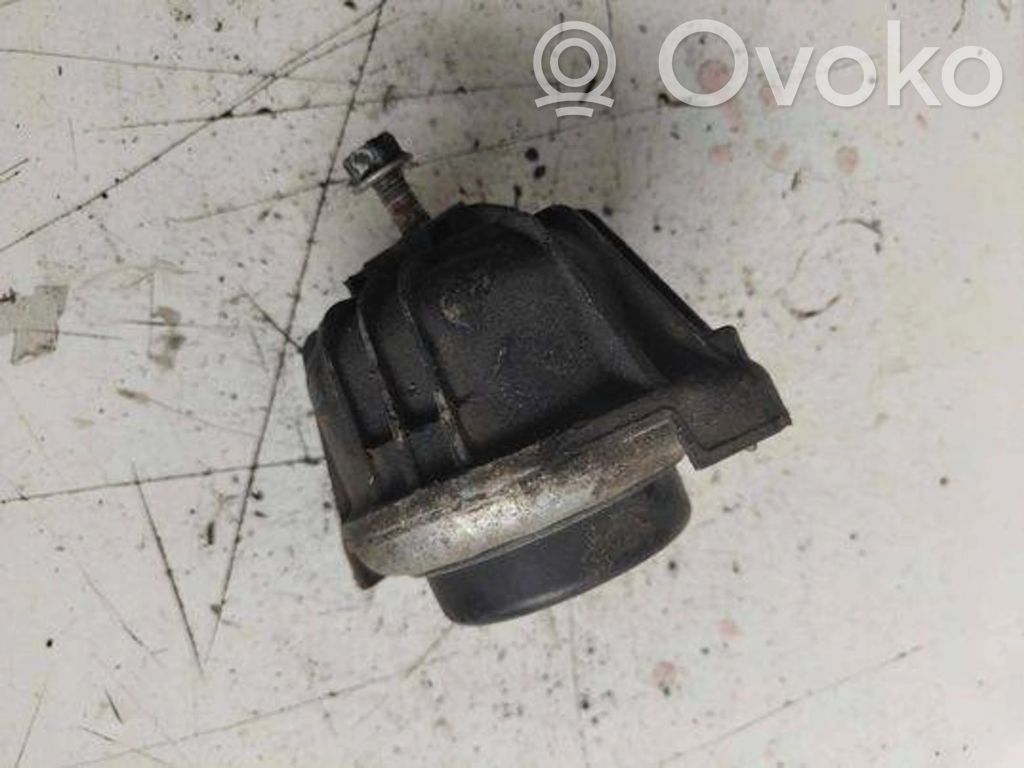 BMW 3 E90 E91 Engine mount bracket 