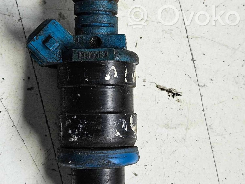 Volvo S70  V70  V70 XC Inyector de combustible 