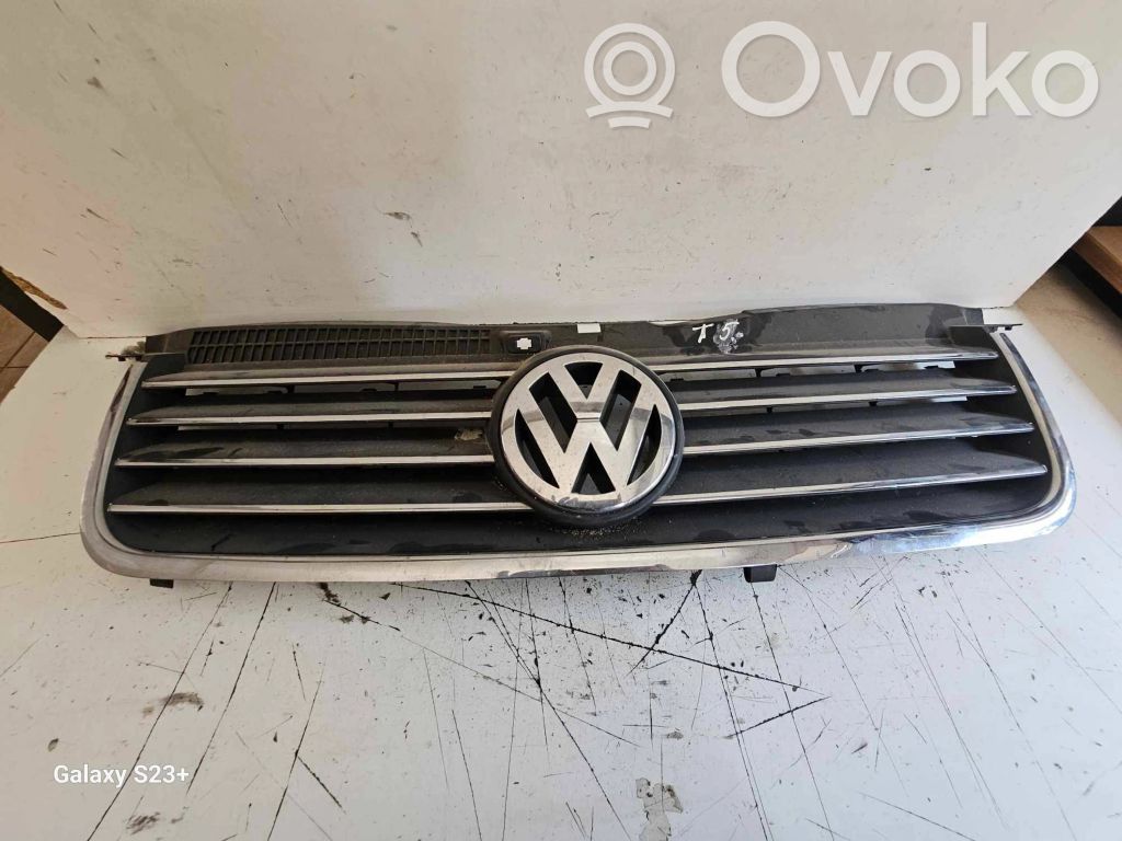 Volkswagen PASSAT B5.5 Maskownica / Grill / Atrapa górna chłodnicy 