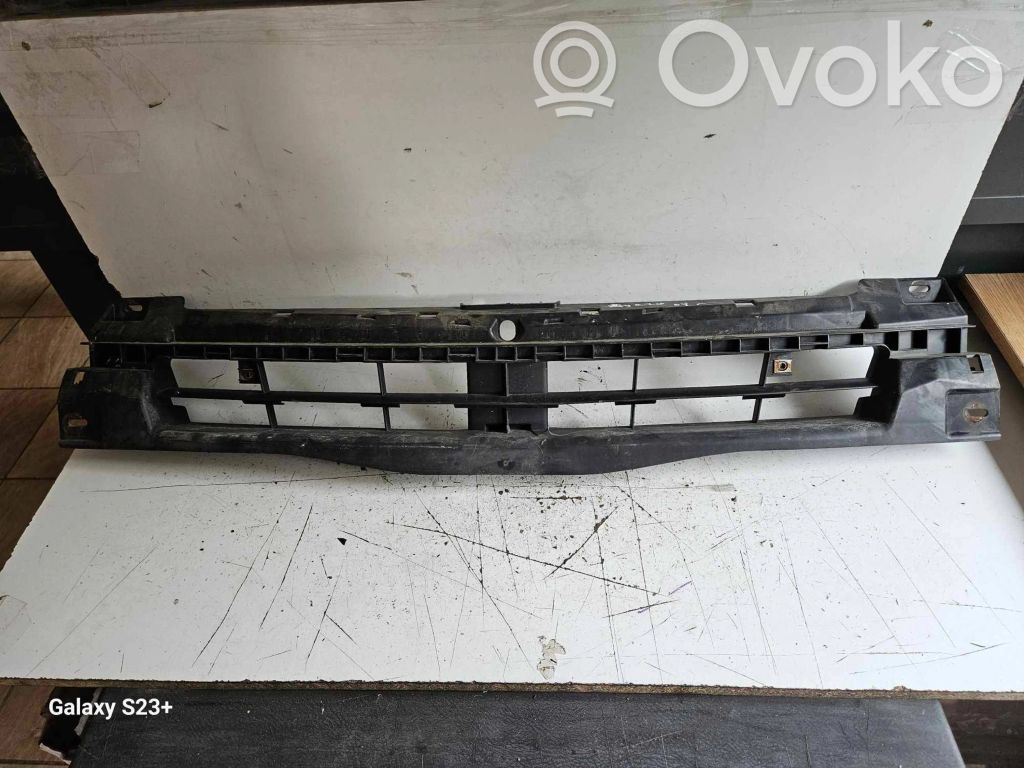 Opel Vivaro Soporte del parachoques delantero 