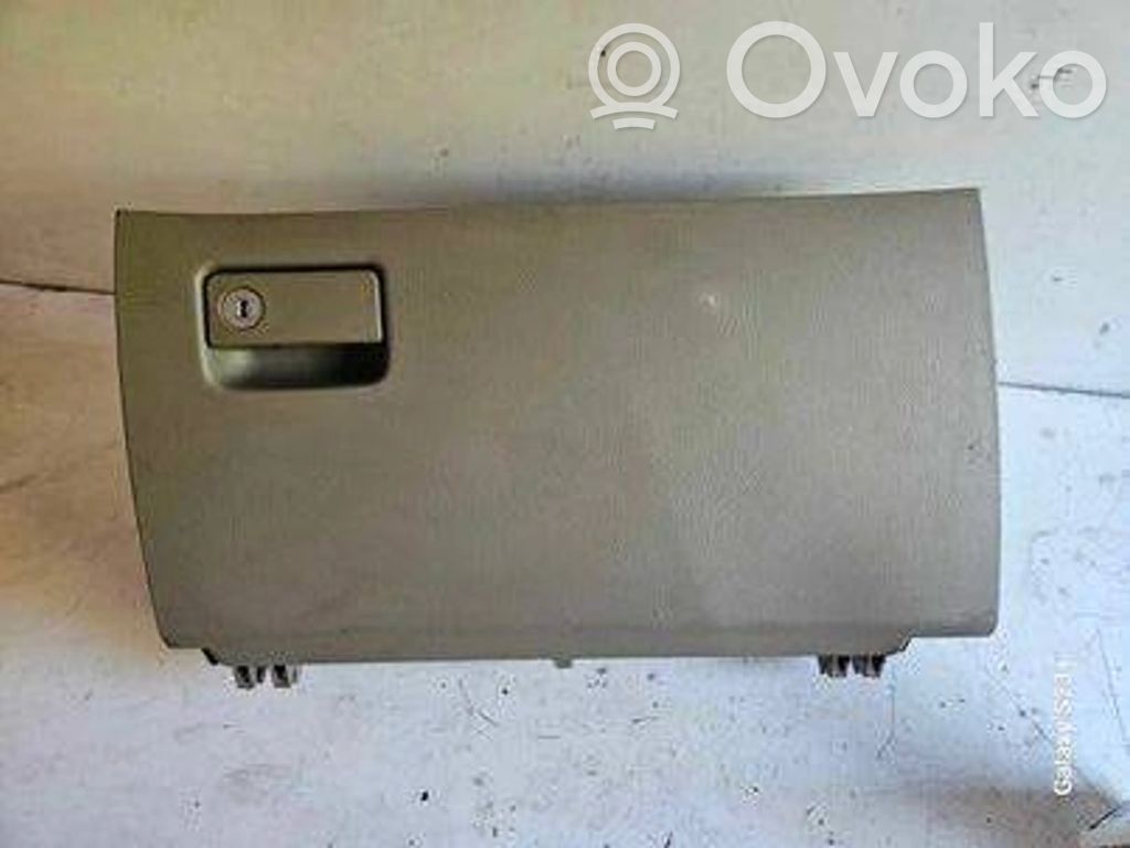 Toyota RAV 4 (XA30) Schowek deski rozdzielczej 