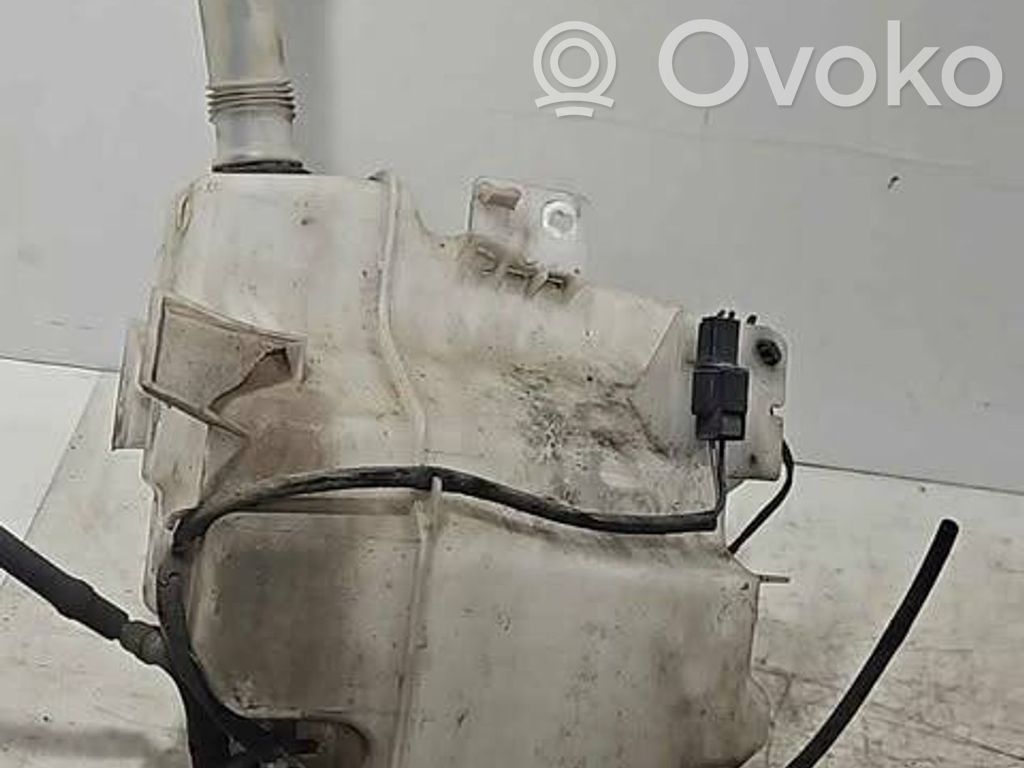 Mitsubishi Lancer X Tuulilasinpesimen nestesäiliö 