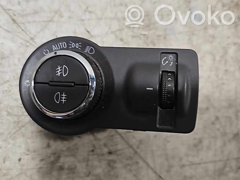 Opel Insignia A Light switch 