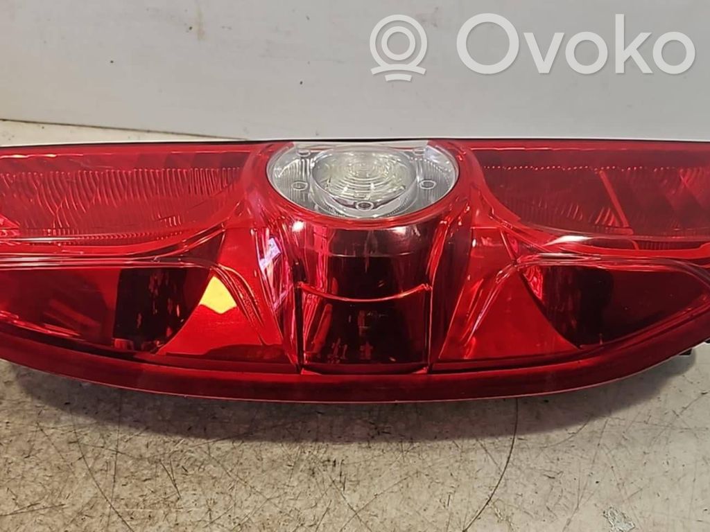 Opel Combo D Lampă spate în caroserie 