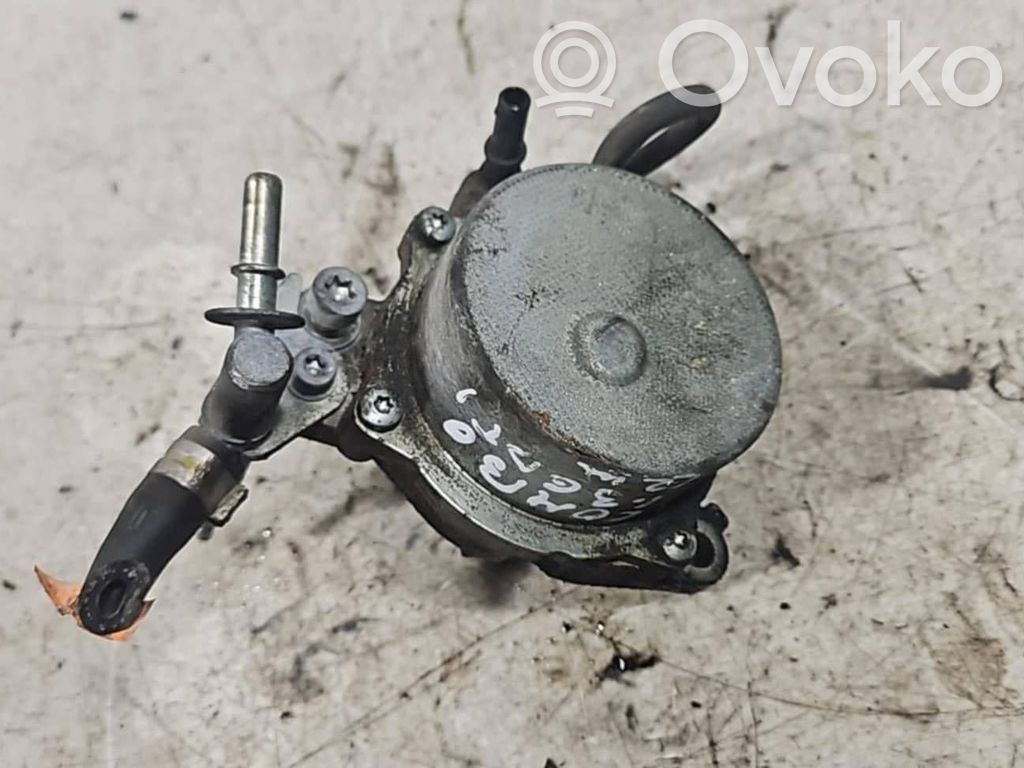 Opel Combo D Bomba de vacío 