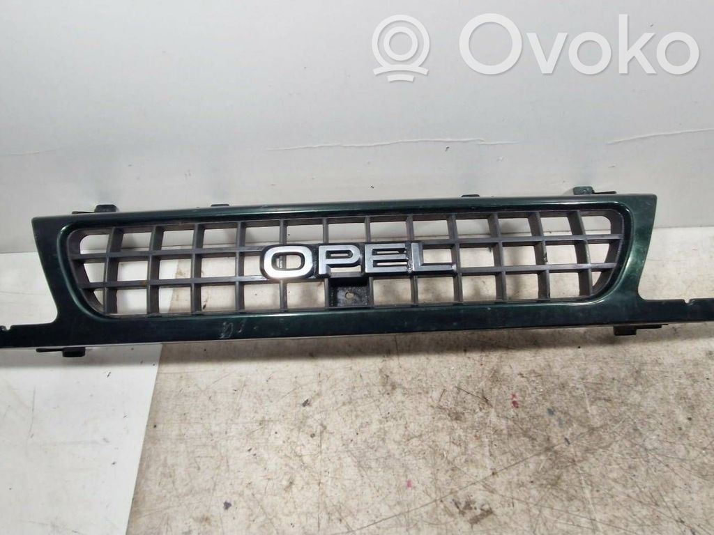 Opel Frontera B Front bumper upper radiator grill 