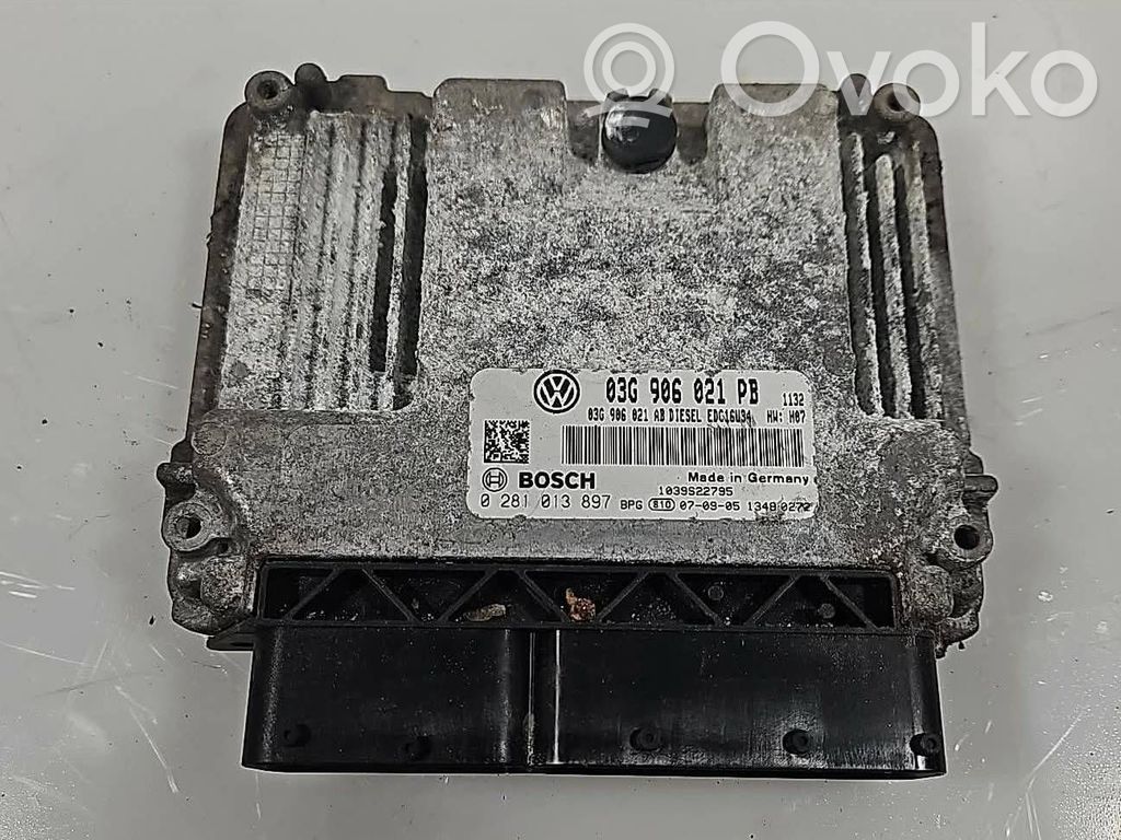 Volkswagen PASSAT B6 Engine control unit/module 