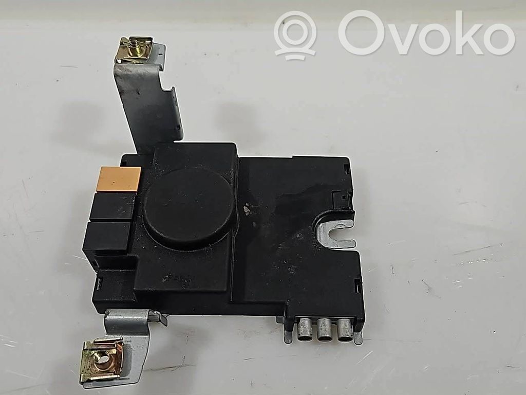 Audi A3 S3 8P Amplificator antenă aeriană 