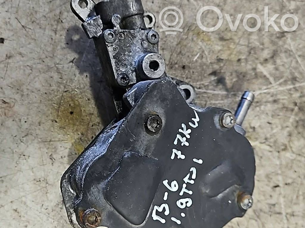 Volkswagen PASSAT B6 Fuel injection high pressure pump 
