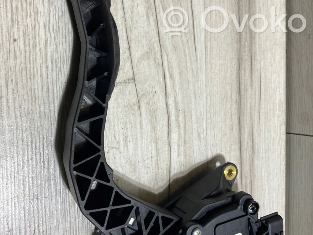 Renault Clio V Accelerator throttle pedal 