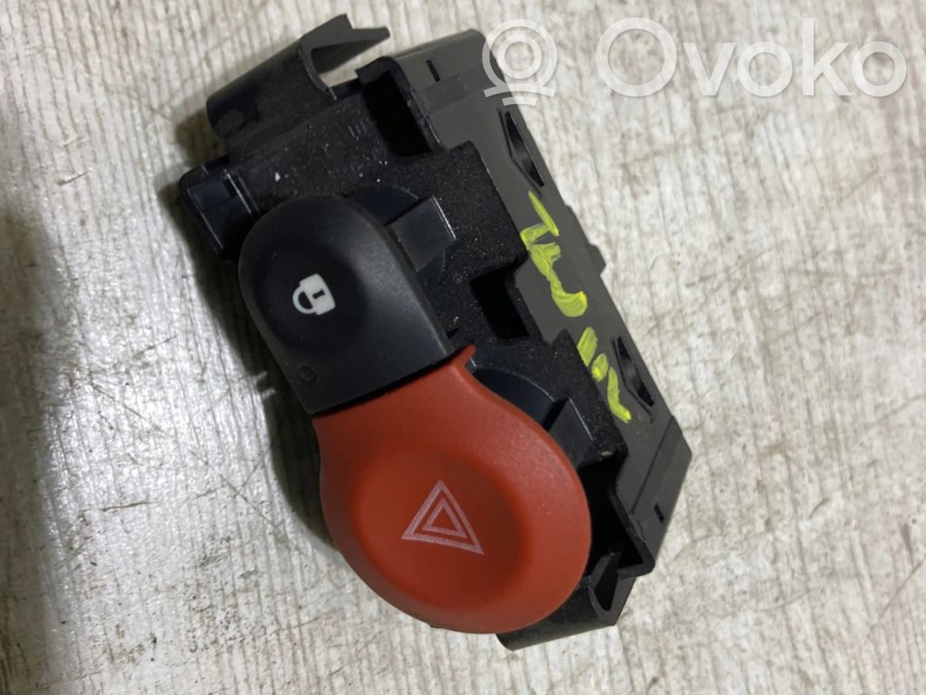 Renault Twingo III Hazard light switch 