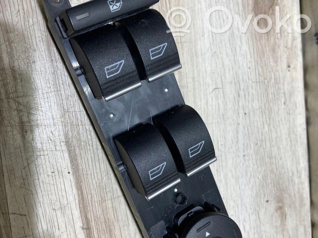 Ford Focus Electric window control switch 