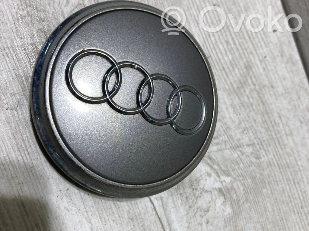Audi A8 S8 D3 4E Rūpnīcas varianta diska centra vāciņš (-i) 