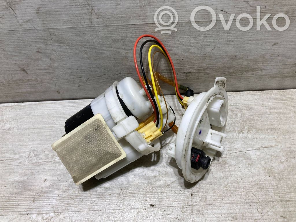Audi A4 S4 B9 Bomba interna de combustible 