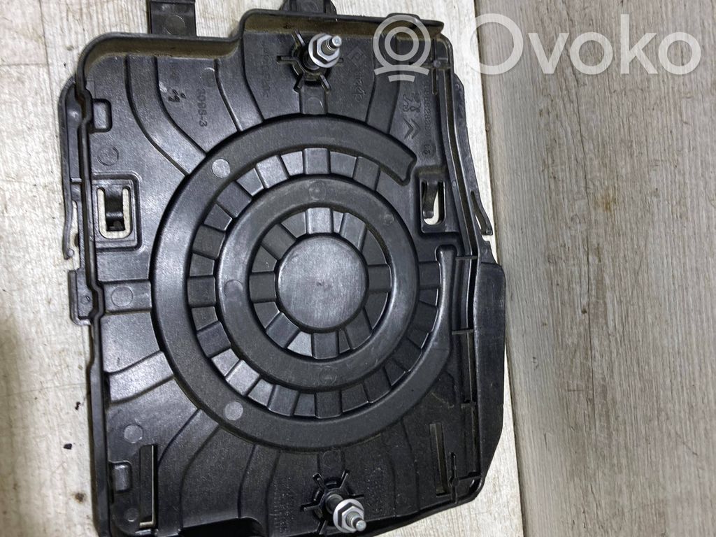 Opel Crossland X Engine control unit holder 