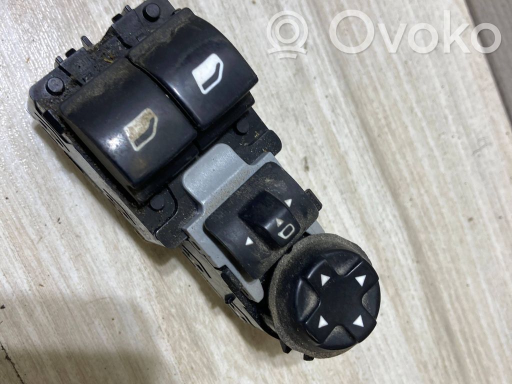 Peugeot Expert Electric window control switch 