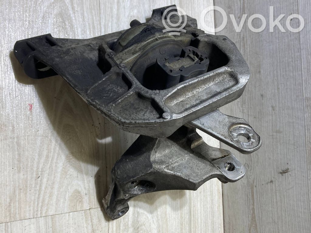 Peugeot Expert Engine mount bracket 