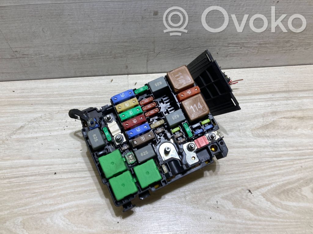 Peugeot Expert Fuse module 