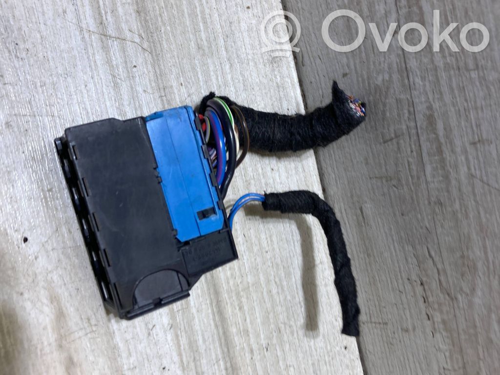 BMW X3 E83 Front door wiring loom 