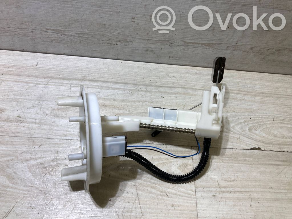 Mercedes-Benz C W204 Sensor de nivel de combustible 
