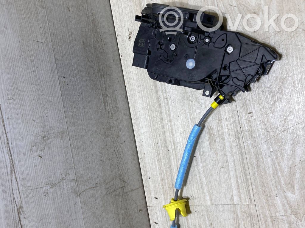 BMW 3 G20 G21 Zamek drzwi tylnych 