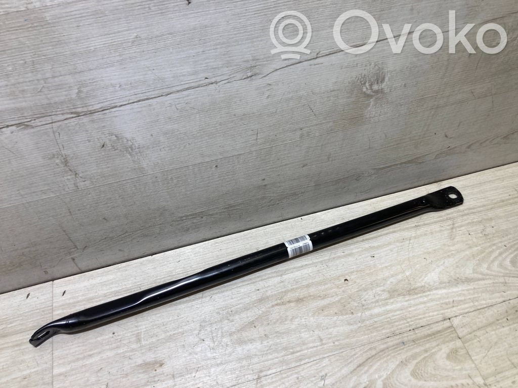 BMW 1 F70 Kita variklio skyriaus detalė 