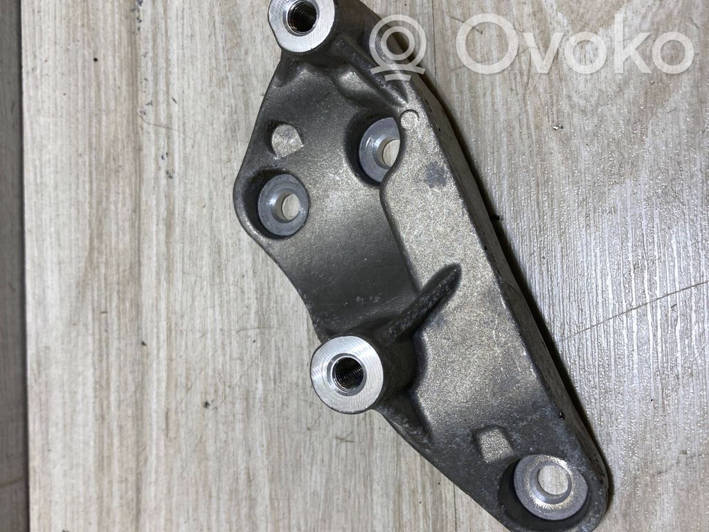 BMW 1 F70 Engine mounting bracket 