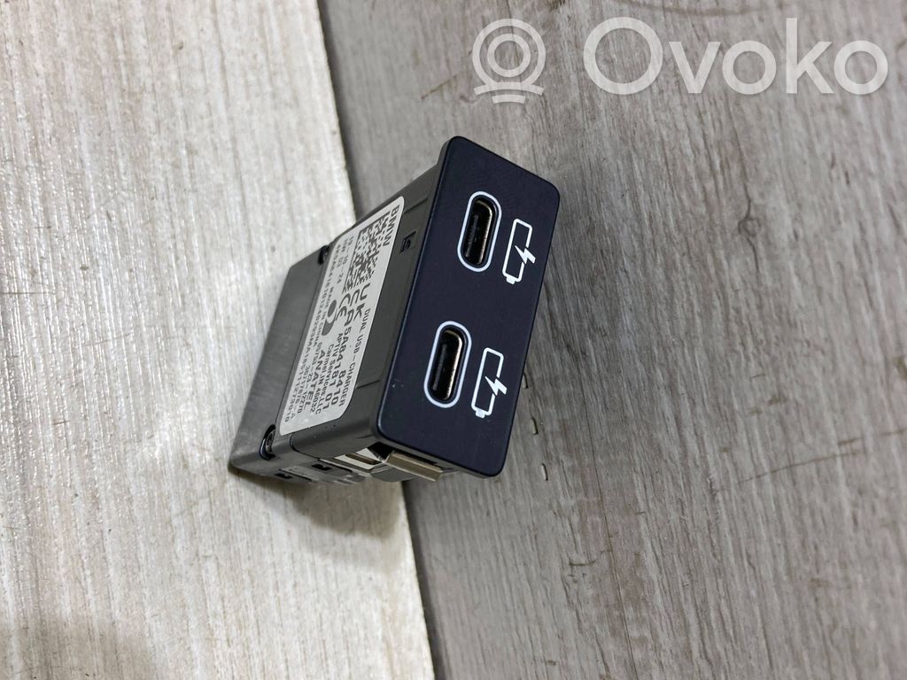 BMW 1 F70 USB socket connector 