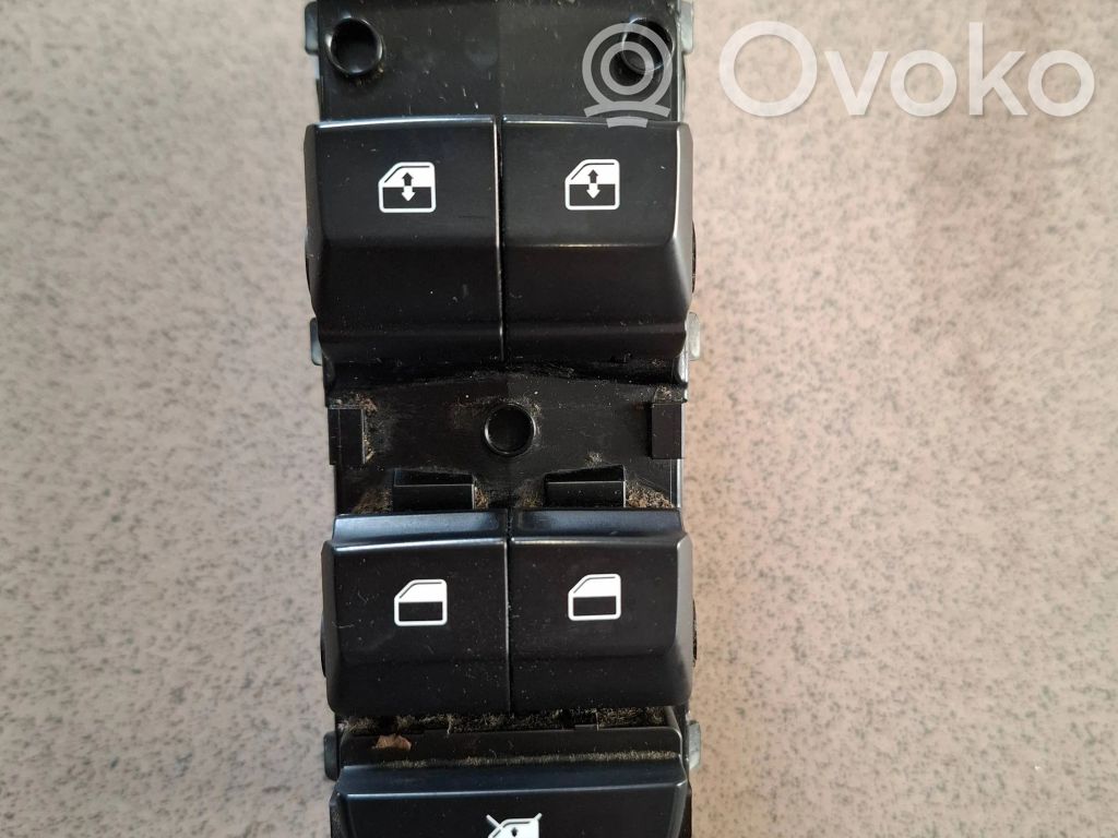 Interruptor del elevalunas eléctrico   93570J7620