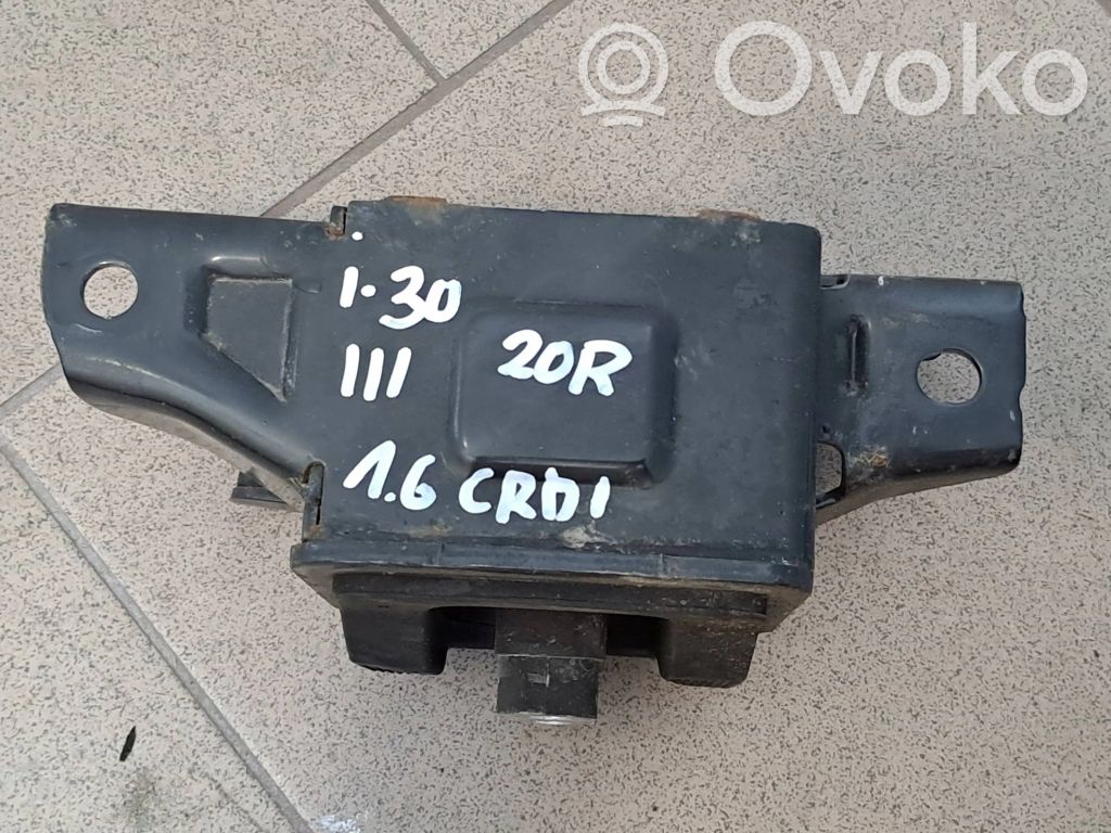 KIA Ceed Gearbox mounting bracket 