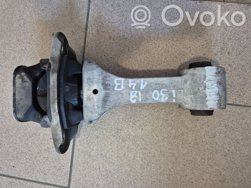 Hyundai i30 Soporte de montaje de la caja de cambios 
